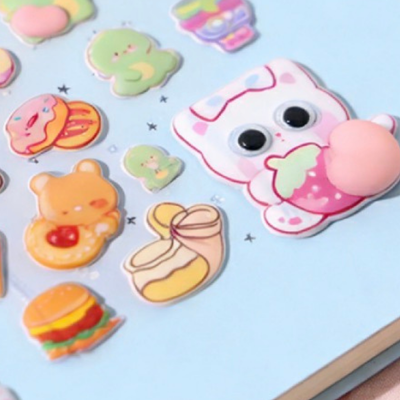 ぷにぷに＆うるつや♡ 触って癒されるデコシール