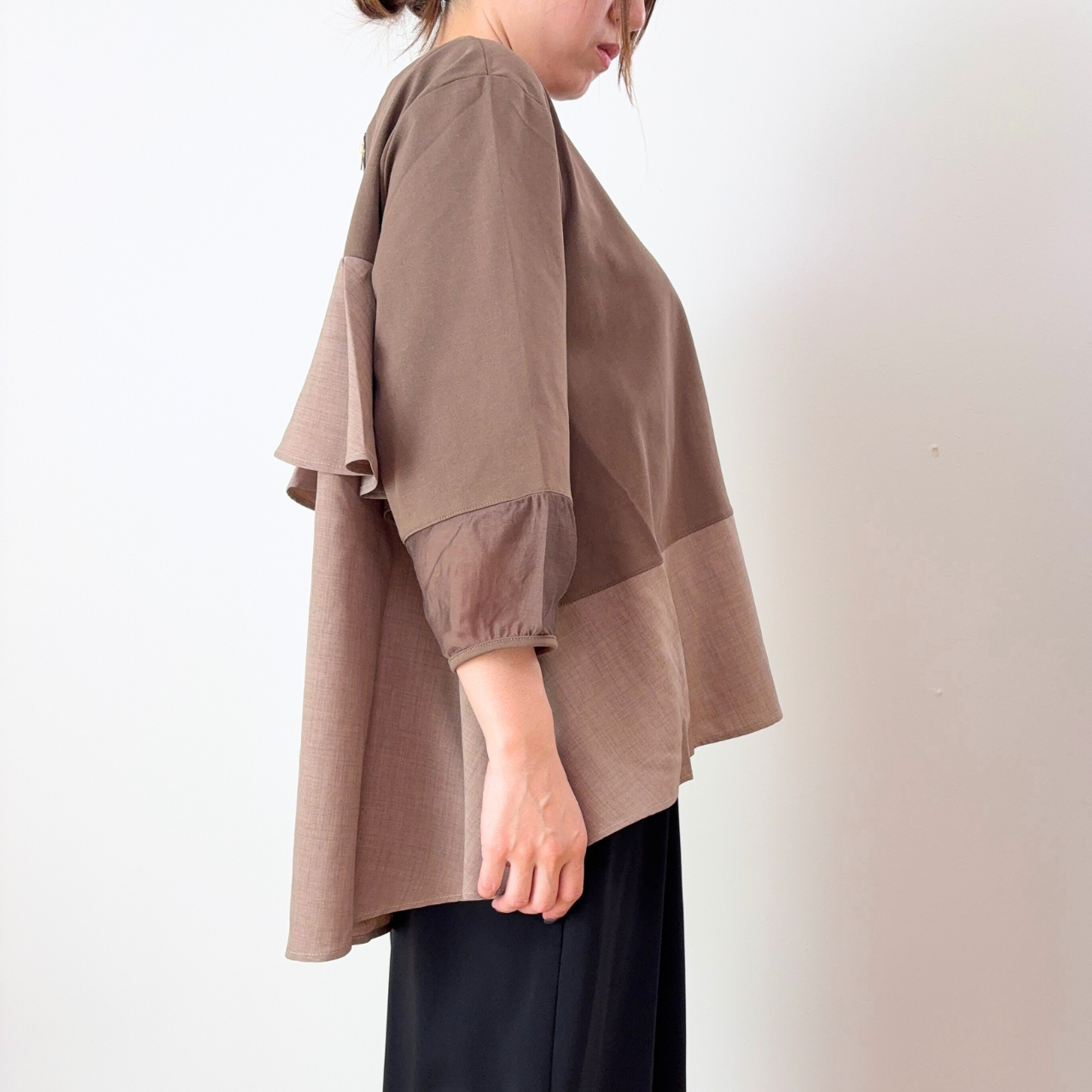 後ろフリル異素材切替トップス｜M-L対応・7分袖