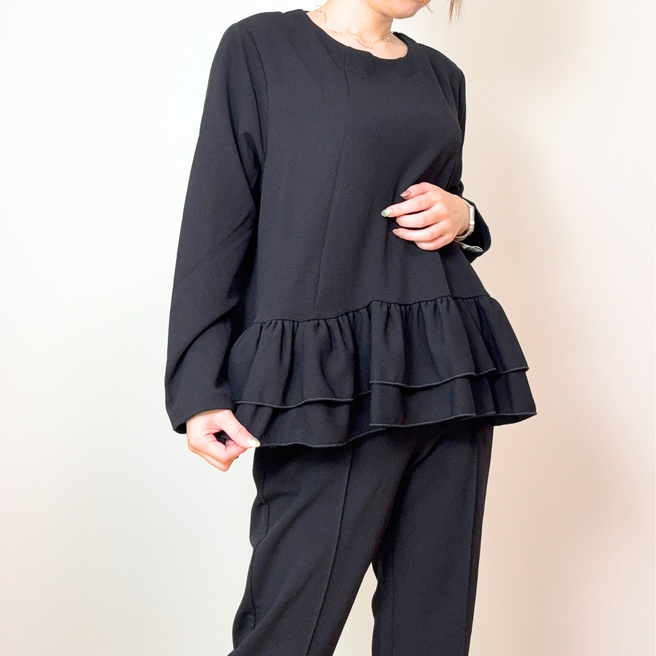 ふんわり2段フリルブラウス｜甘さと上品さを両立した大人フェミニントップス