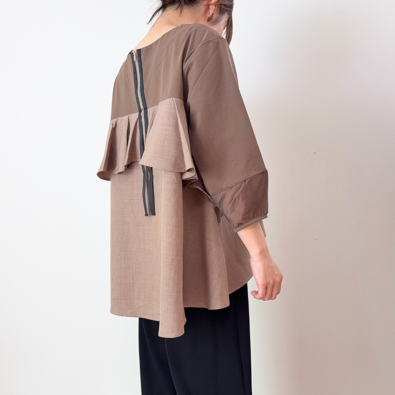 後ろフリル異素材切替トップス｜M-L対応・7分袖