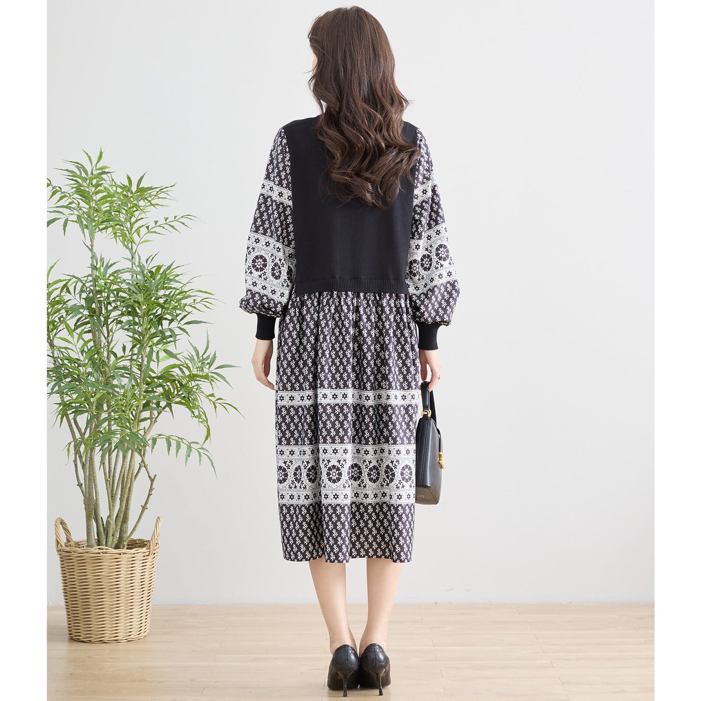 ニット切替プリントデザインワンピース｜異素材ミックスで華やぐ大人の一枚