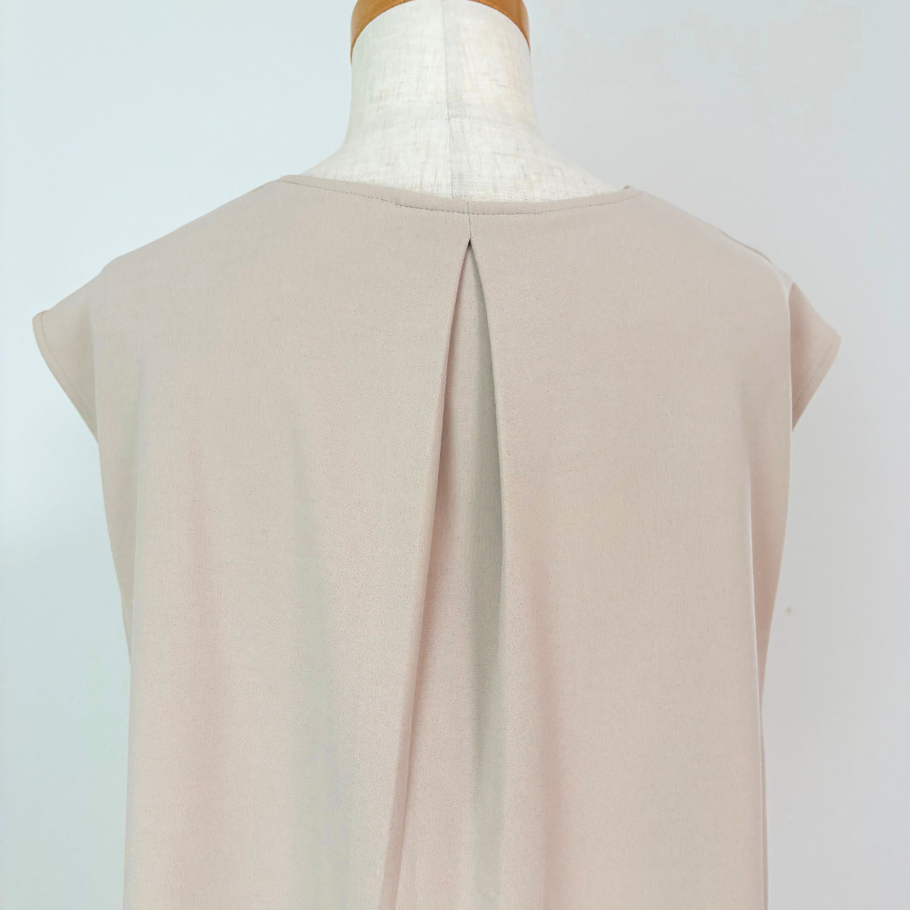 【ロングジレ】「スーツよりラク、でもちゃんと見える」体型カバージレ［ベージュ／ブラック］