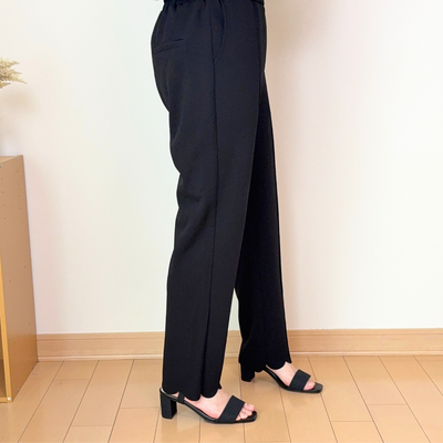 スカラップ裾パンツ】美脚見えセンタープレスパンツ｜ラクしてきちんと見え［ブラック］