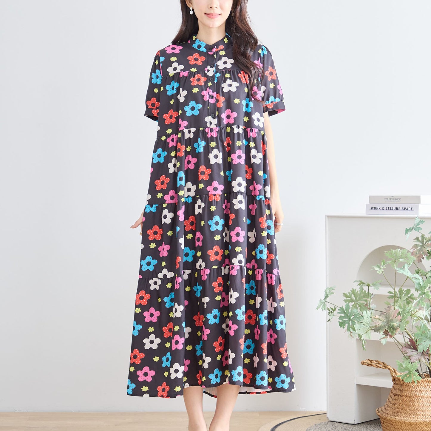 大人可愛いフラワープリントティアードワンピース