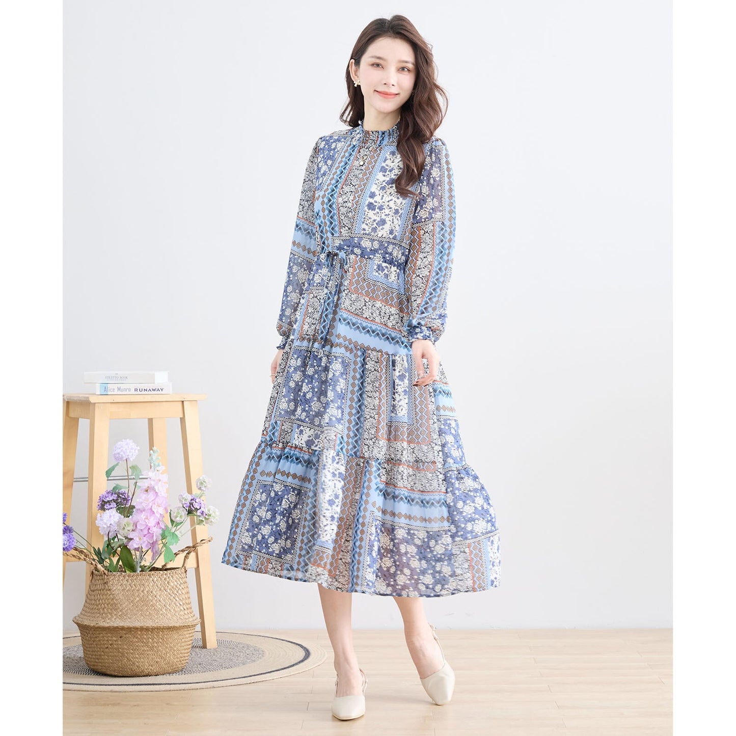 大きいサイズ　ワンピース　L~LL　フラワーパッチワーク柄