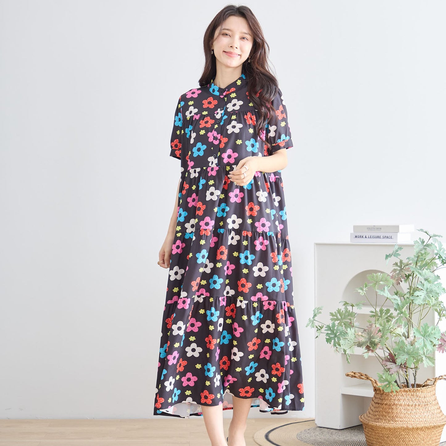 大人可愛いフラワープリントティアードワンピース