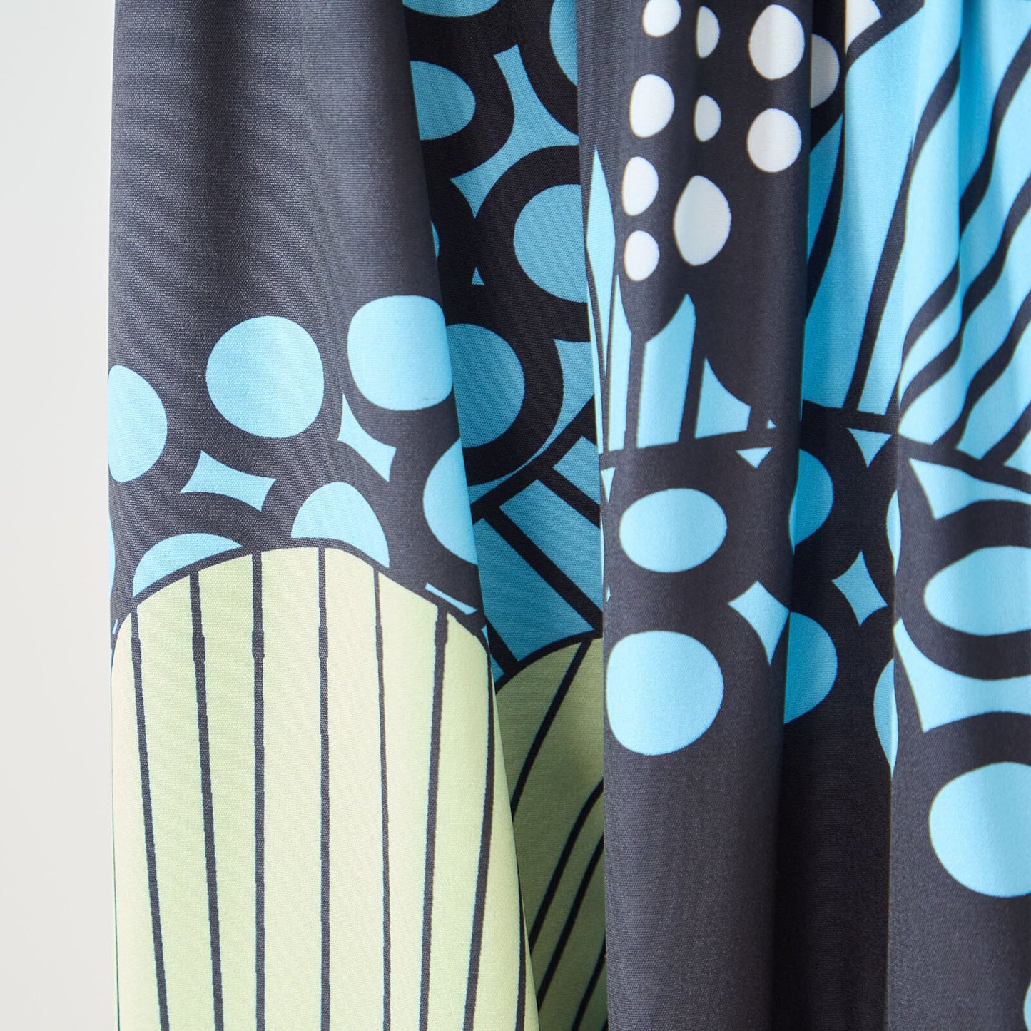 L~LL 幾何学柄Aラインワンピース