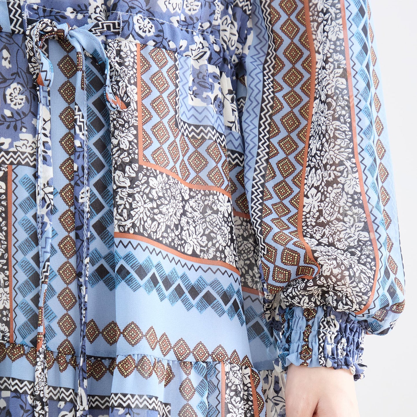 大きいサイズ　ワンピース　L~LL　フラワーパッチワーク柄