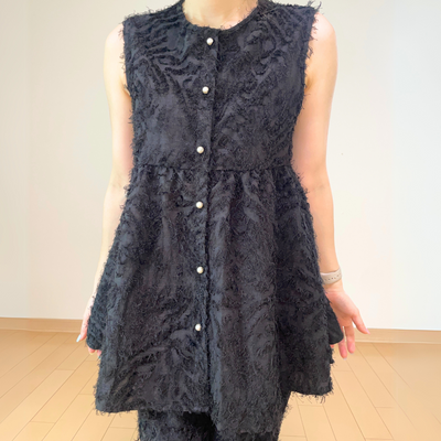 立体ジャカード ノースリーブチュニックブラウス｜白｜体型カバー・前開きボタン付