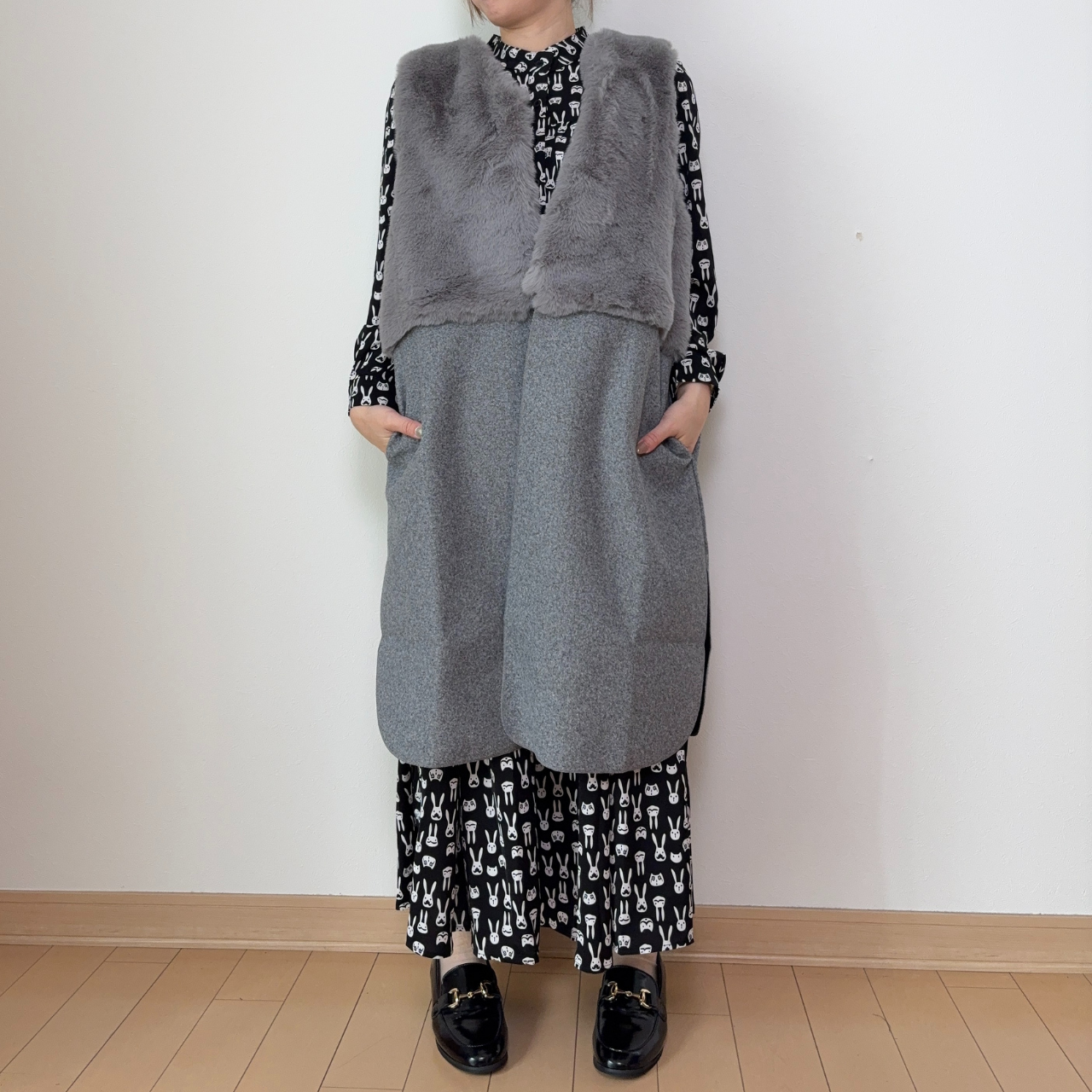 【プルオーバー】前ボタンロングワンピース｜３柄　ラビット／モノトーン手書き風アニマル／フィギア