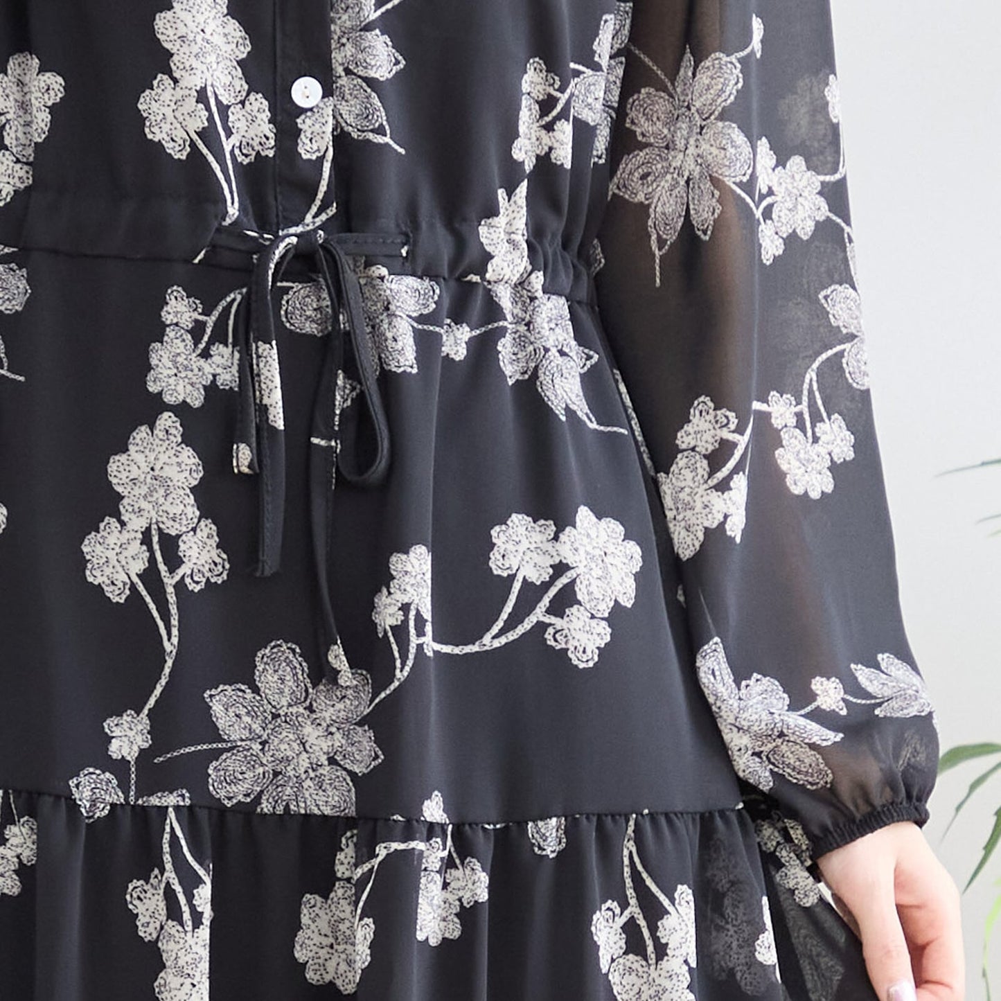 【L〜LL】エレガントフローラルティアードワンピース(N82-153)