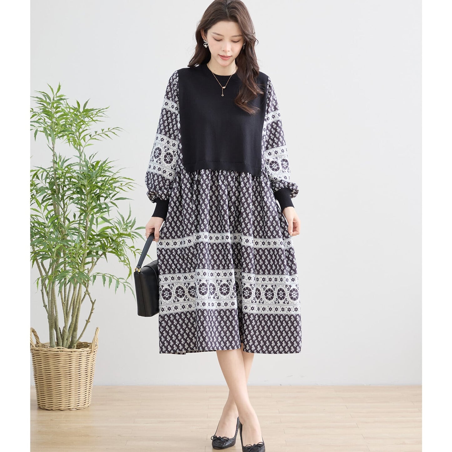 ニット切替プリントデザインワンピース｜異素材ミックスで華やぐ大人の一枚