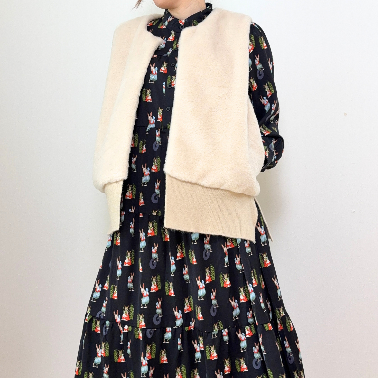 【プルオーバー】前ボタンロングワンピース｜３柄　ラビット／モノトーン手書き風アニマル／フィギア