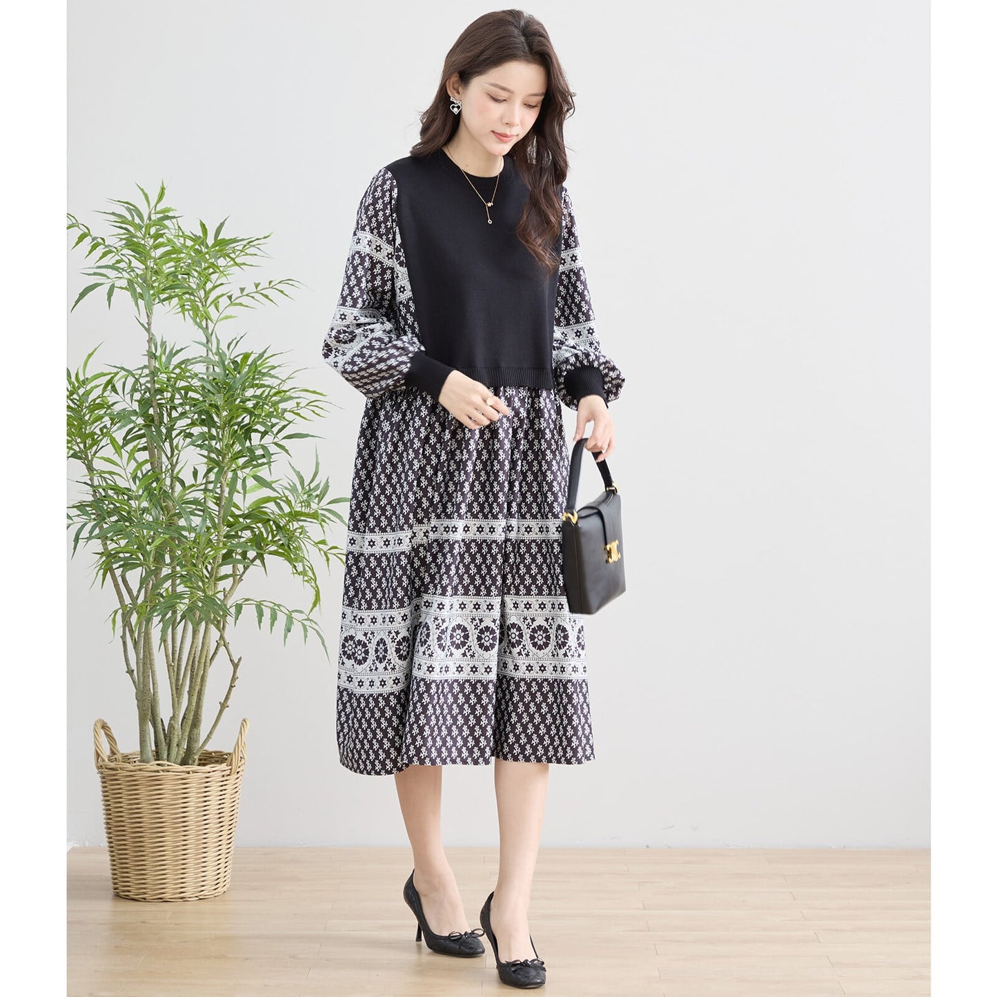 ニット切替プリントデザインワンピース｜異素材ミックスで華やぐ大人の一枚