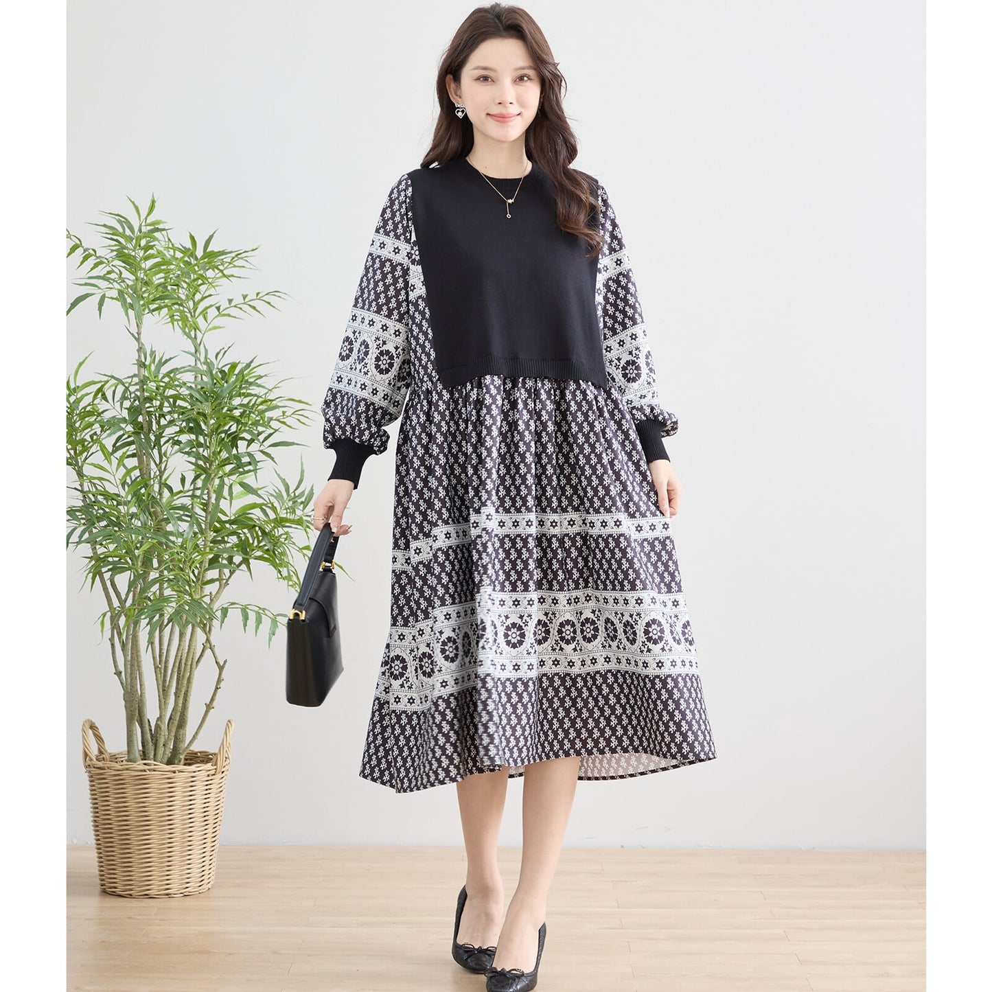 ニット切替プリントデザインワンピース｜異素材ミックスで華やぐ大人の一枚