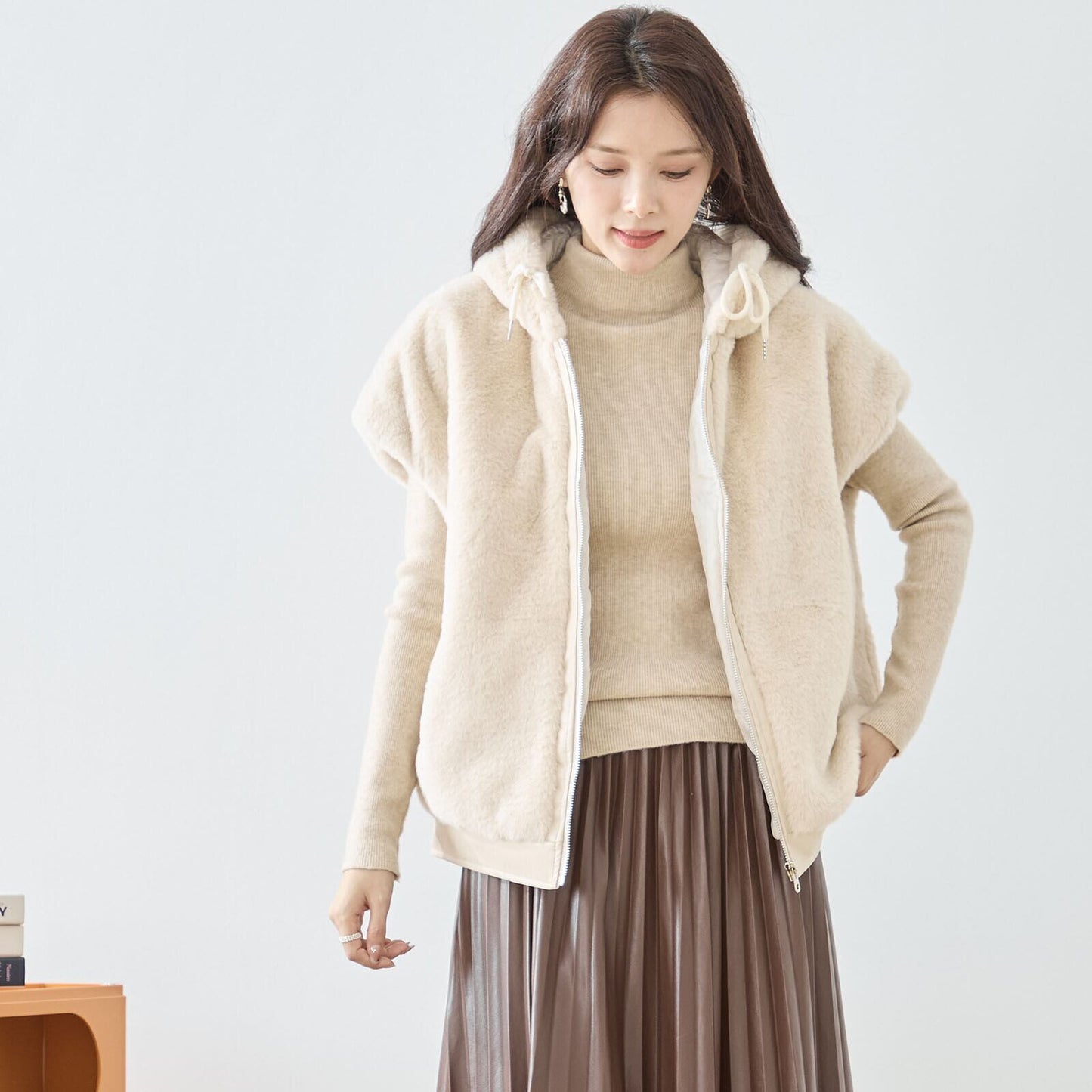 ふわ軽フード付きボアベスト／二の腕・お腹まわりをやさしくカバー