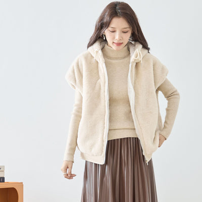 ふわ軽フード付きボアベスト／二の腕・お腹まわりをやさしくカバー