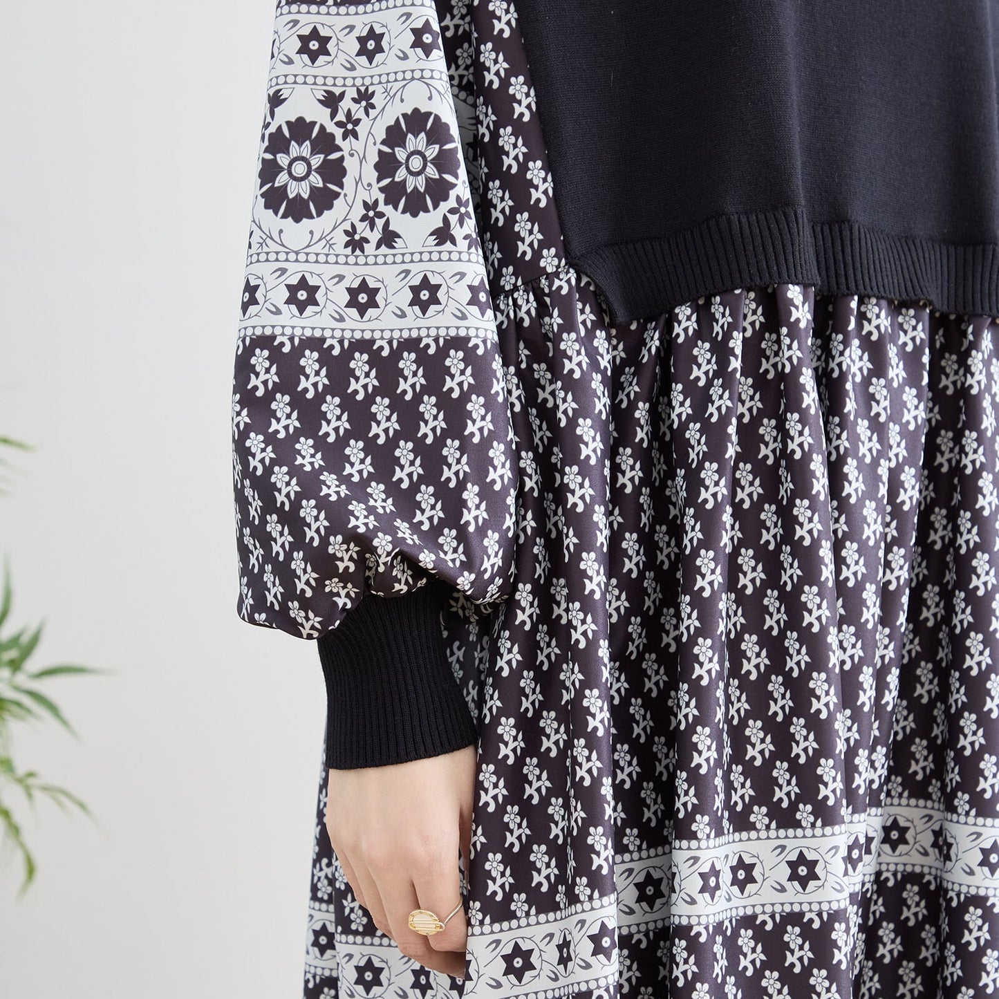 ニット切替プリントデザインワンピース｜異素材ミックスで華やぐ大人の一枚