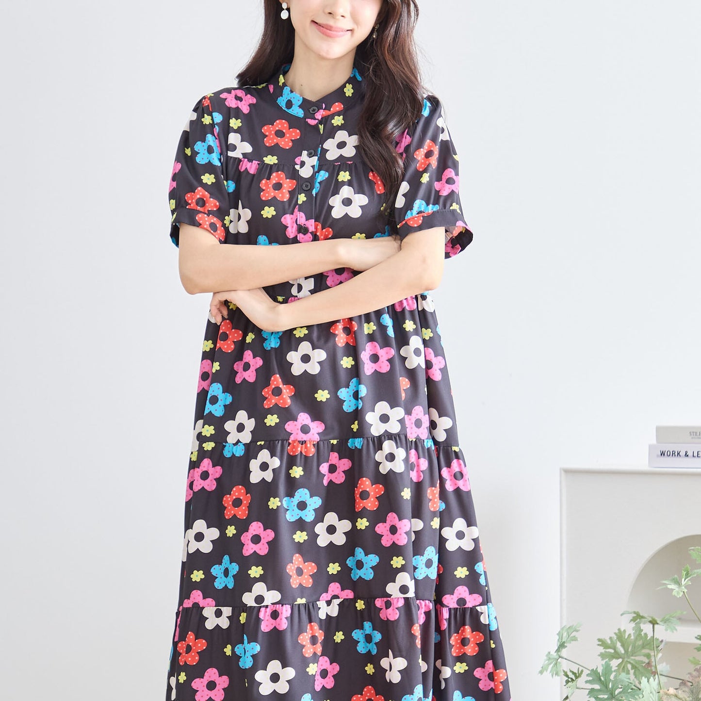 大人可愛いフラワープリントティアードワンピース